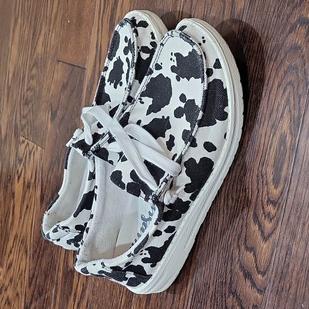 Gypsy Jazz cow print girls slip on shoes size 2
